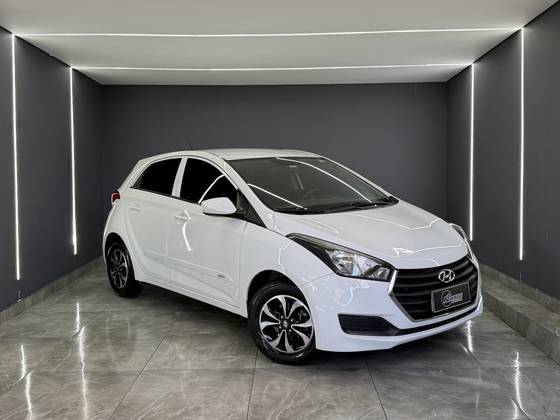 HYUNDAI HB20 1.0 COMFORT PLUS 12V FLEX 4P MANUAL HYUNDAI HB20 1.0 COMFORT PLUS 12V FLEX 4P MANUAL